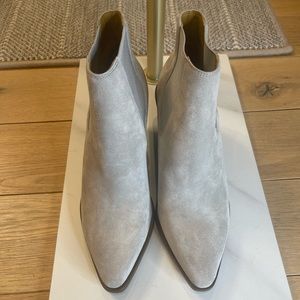 EUC rag and bone suede gorgeous booties comes with dust bag